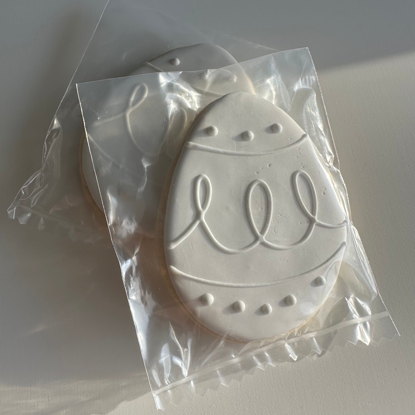 White Swirl Egg Sugar Cookie (Individual)