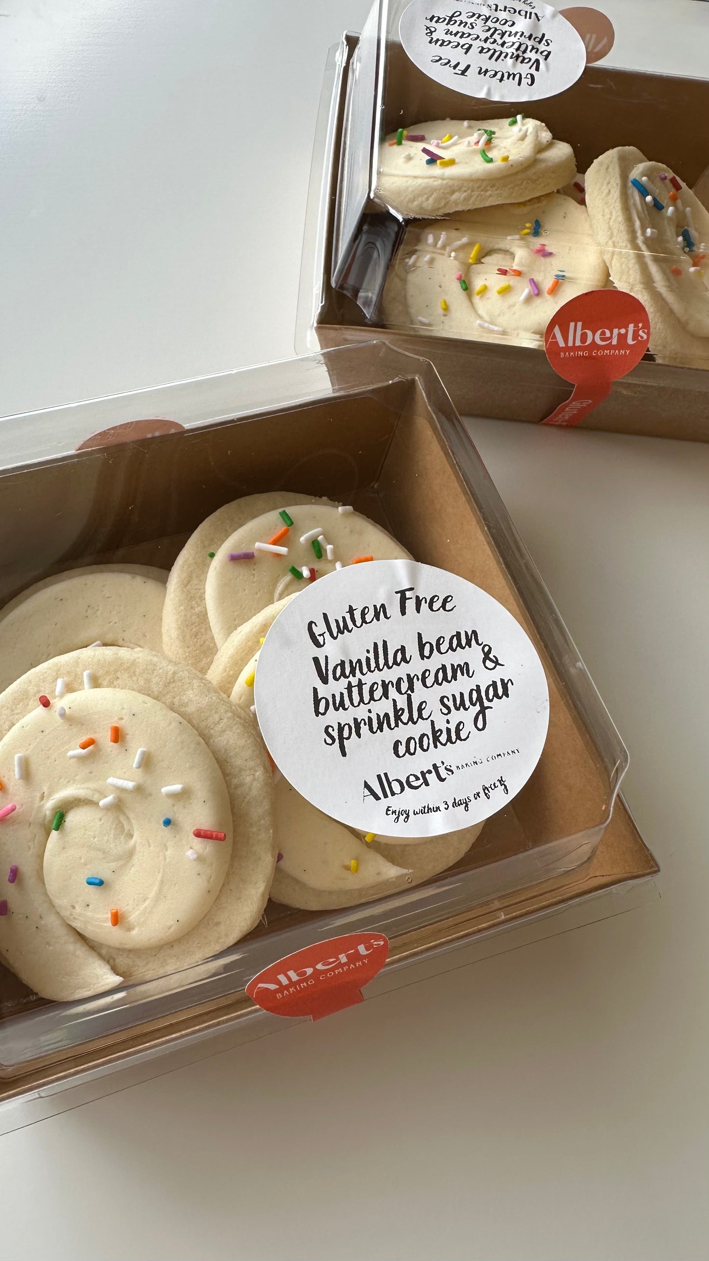 Vanilla Buttercream Sugar Cookies (frozen)